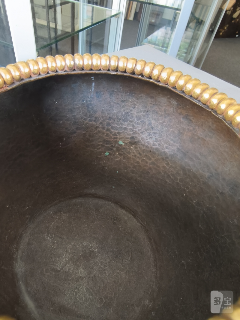 A PARCEL-GILT SILVER AND SEMI-PRECIOUS STONE INLAID METAL BOWL - 图17